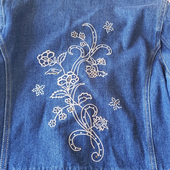 🫖2/$20 Christopher and Banks Button-Up Jean Jacket w/ Embroidery - Picture 4 of 7